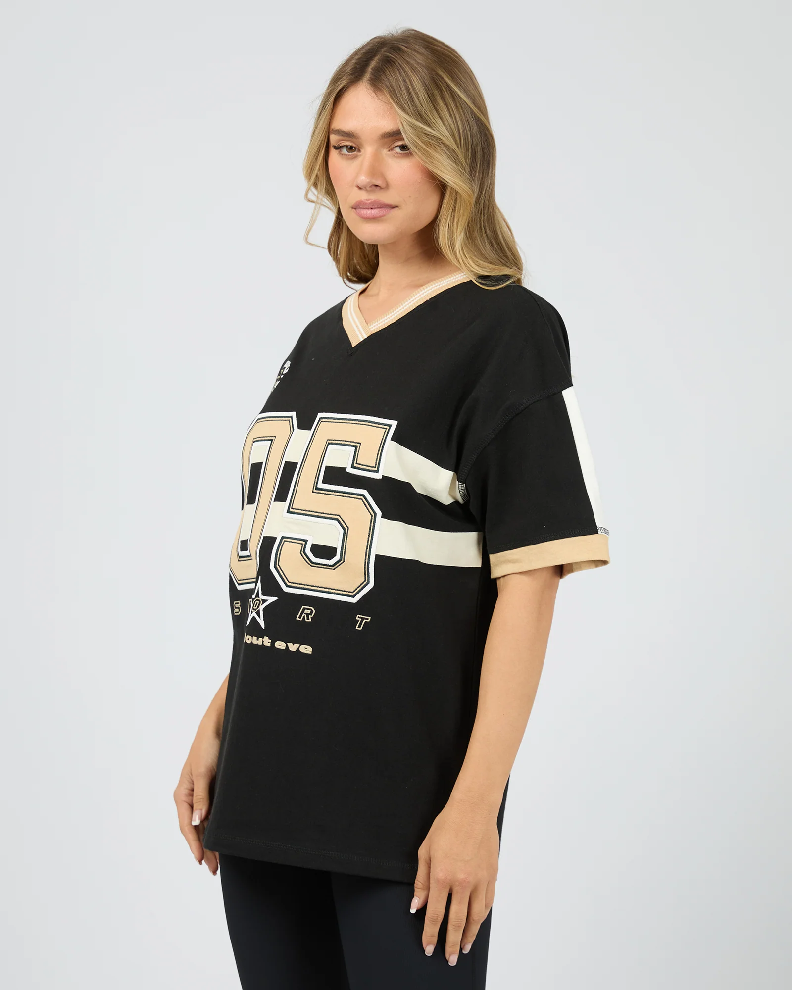 Allstar V-Neck Tee Black - Image 4