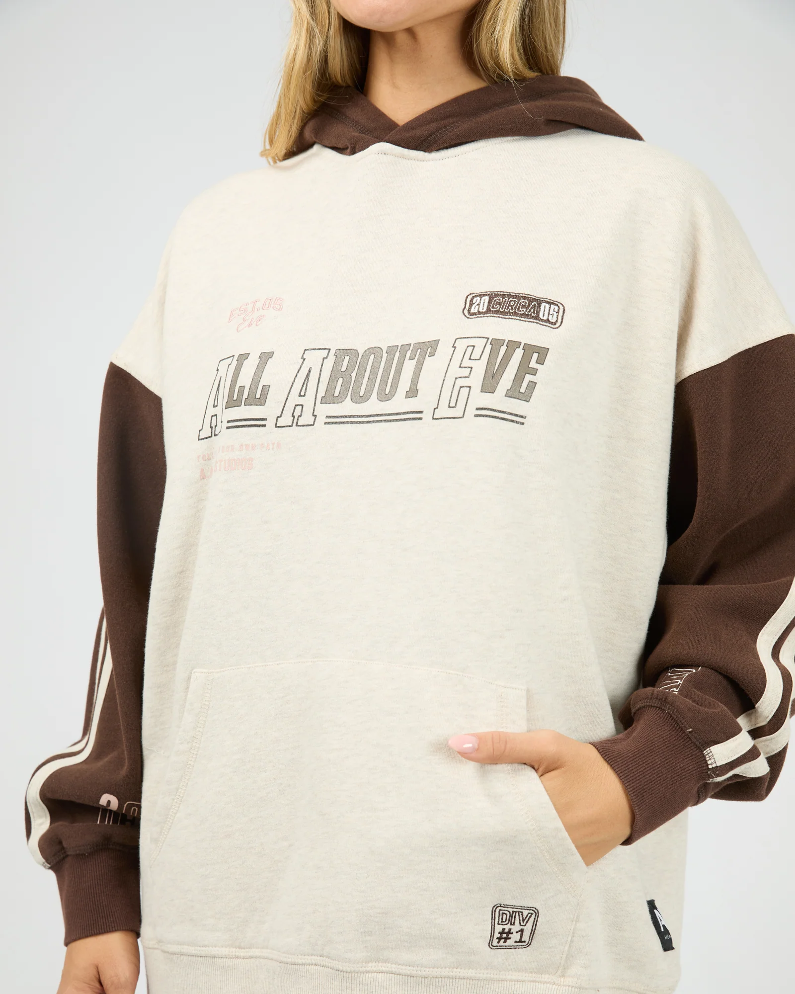 Contrast Club Relaxed Hoodie Oat - Image 5
