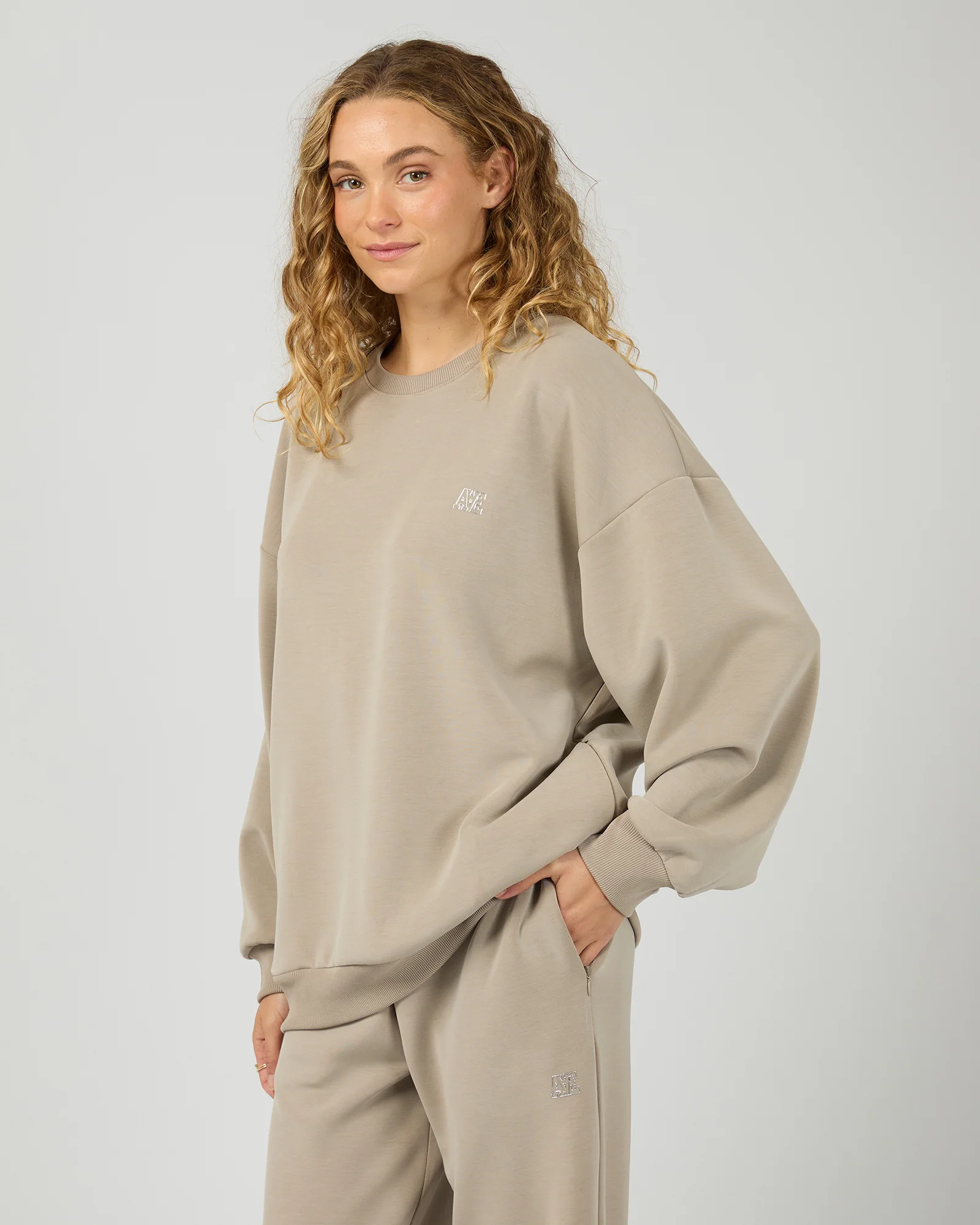 Luxe Active Box Crew Stone - Image 4