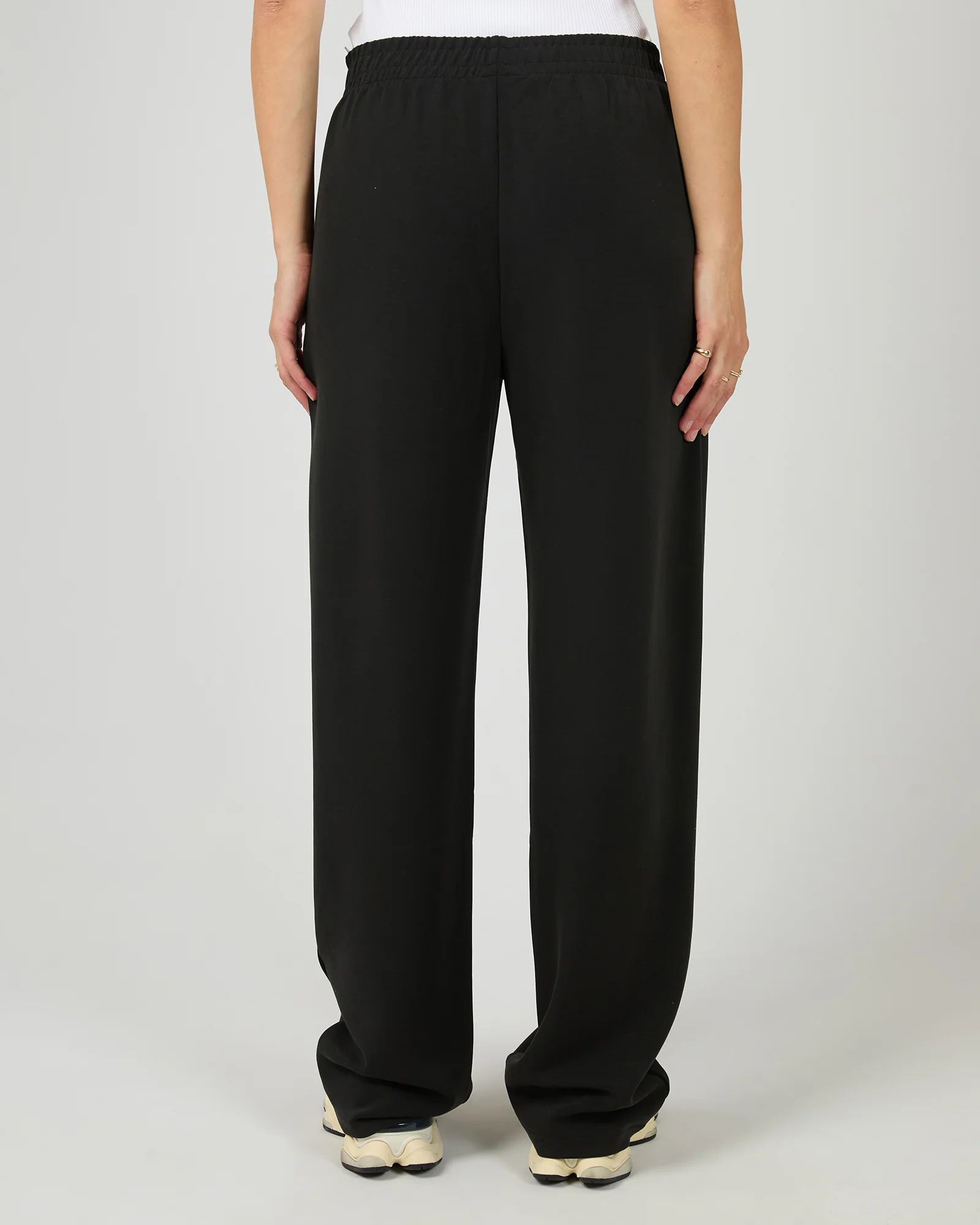 Luxe Active Pant Black - Image 3