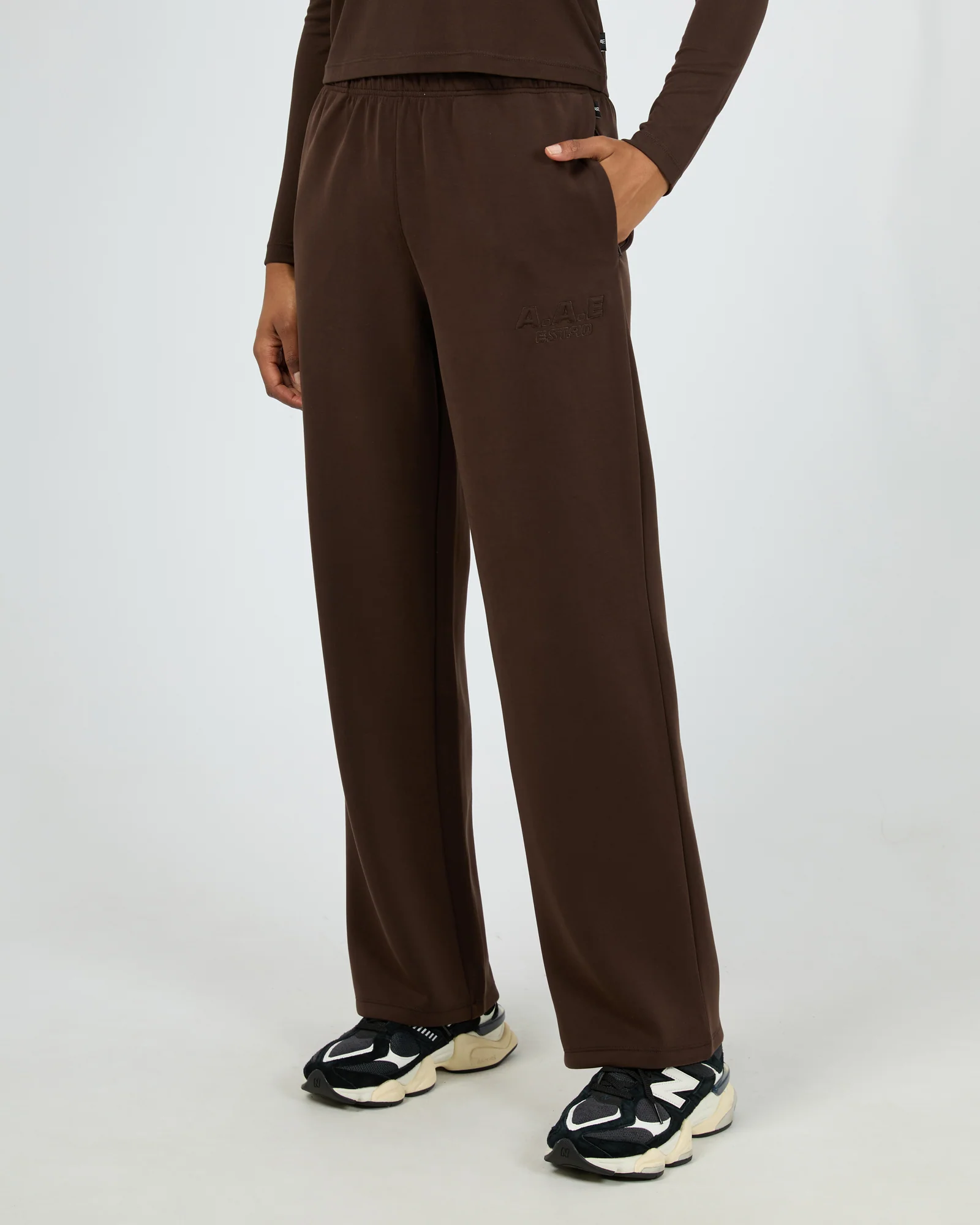 Luxe Active Pant Brown - Image 4