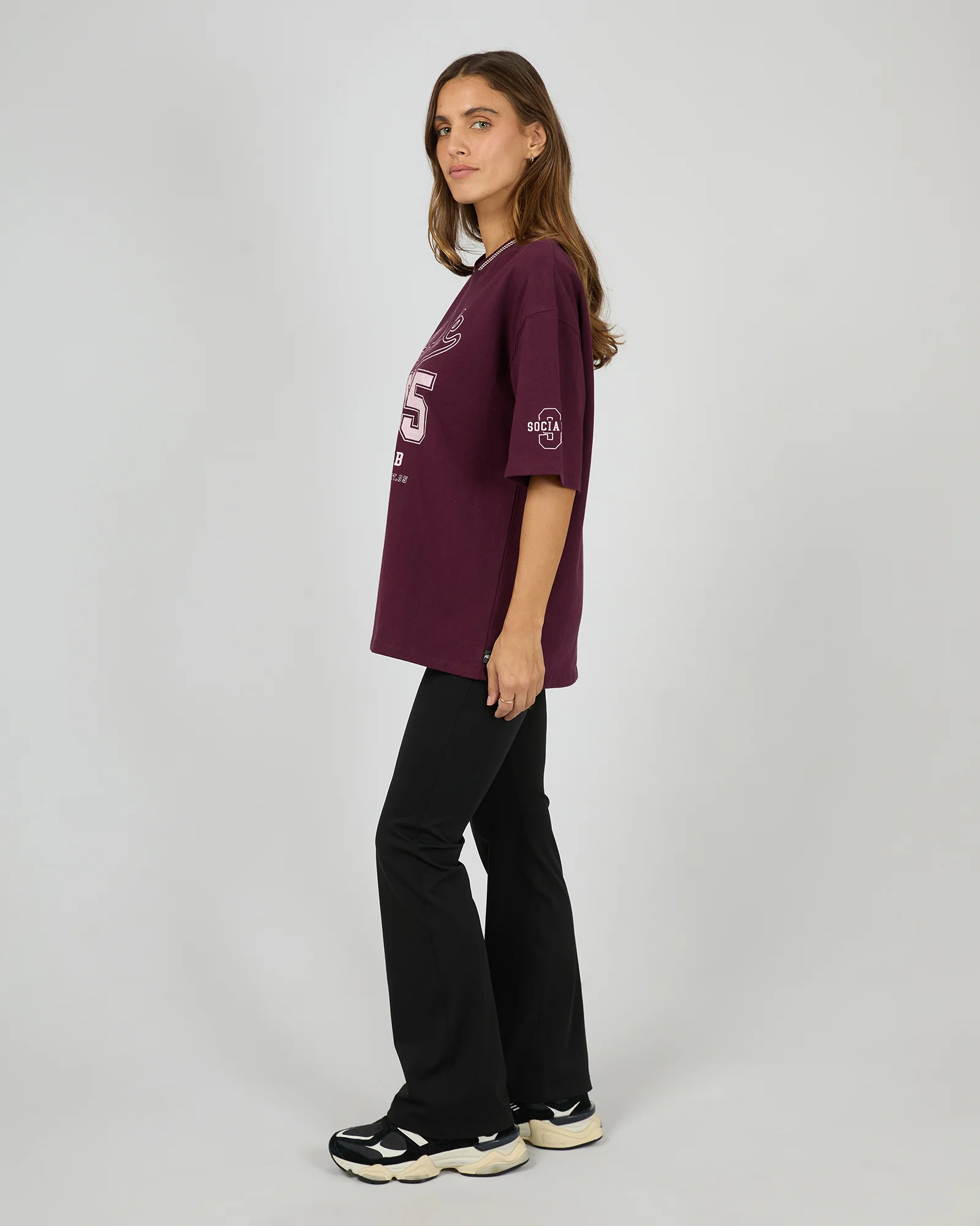 Ninety Five V-Neck Tee Wine - Image 6