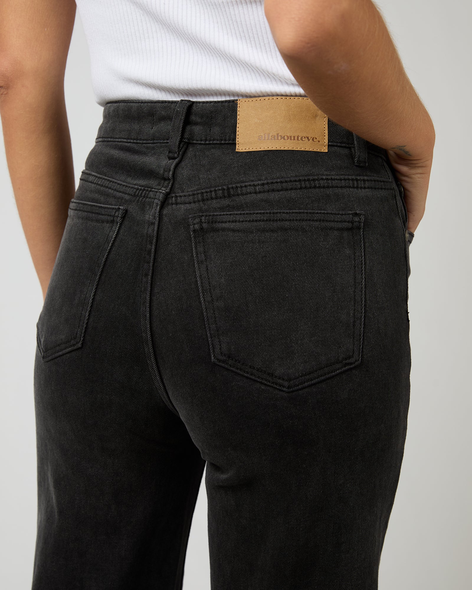 Skye Comfort Jean Washed Black - Image 5