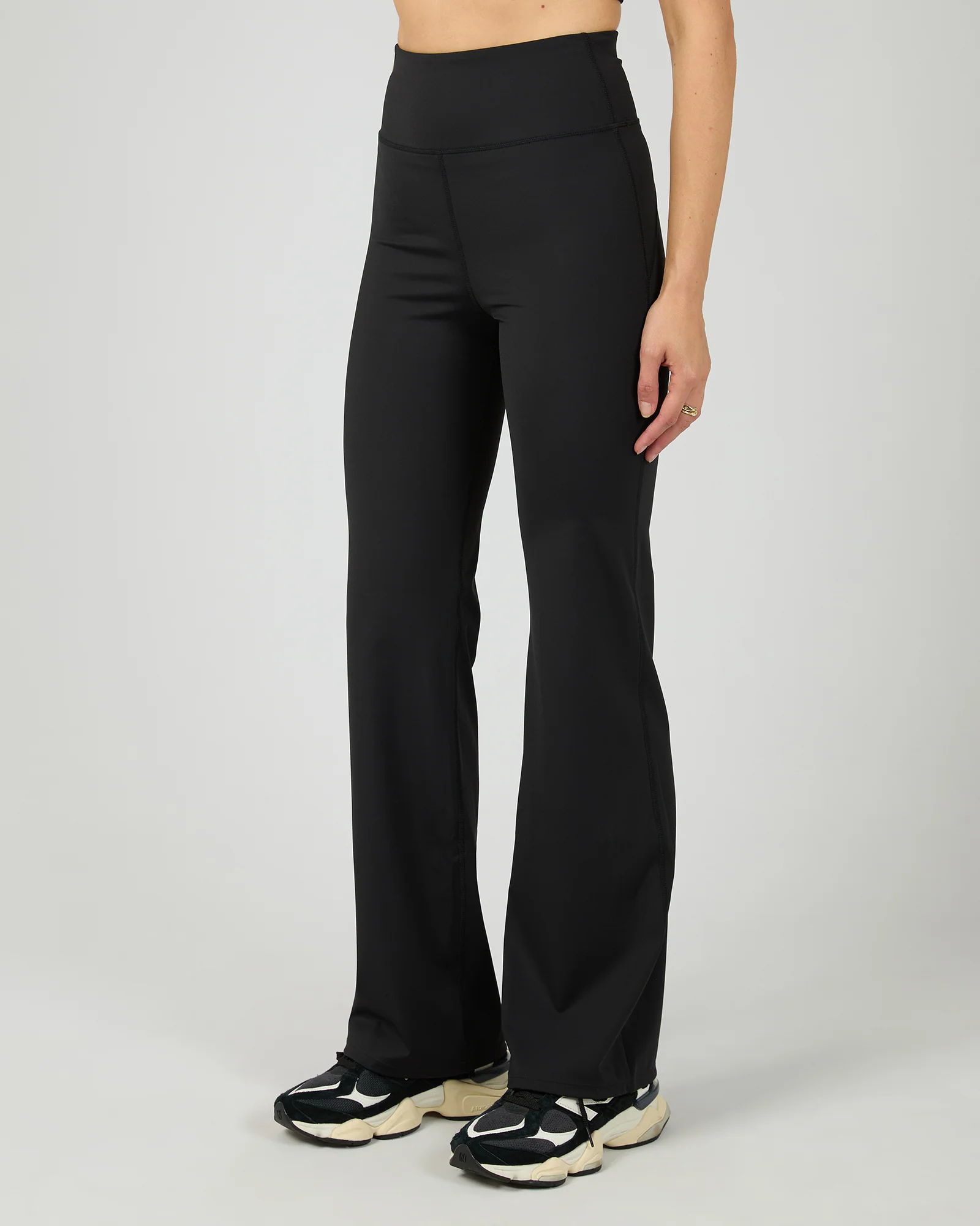 Studio Flare Pant Black - Image 4
